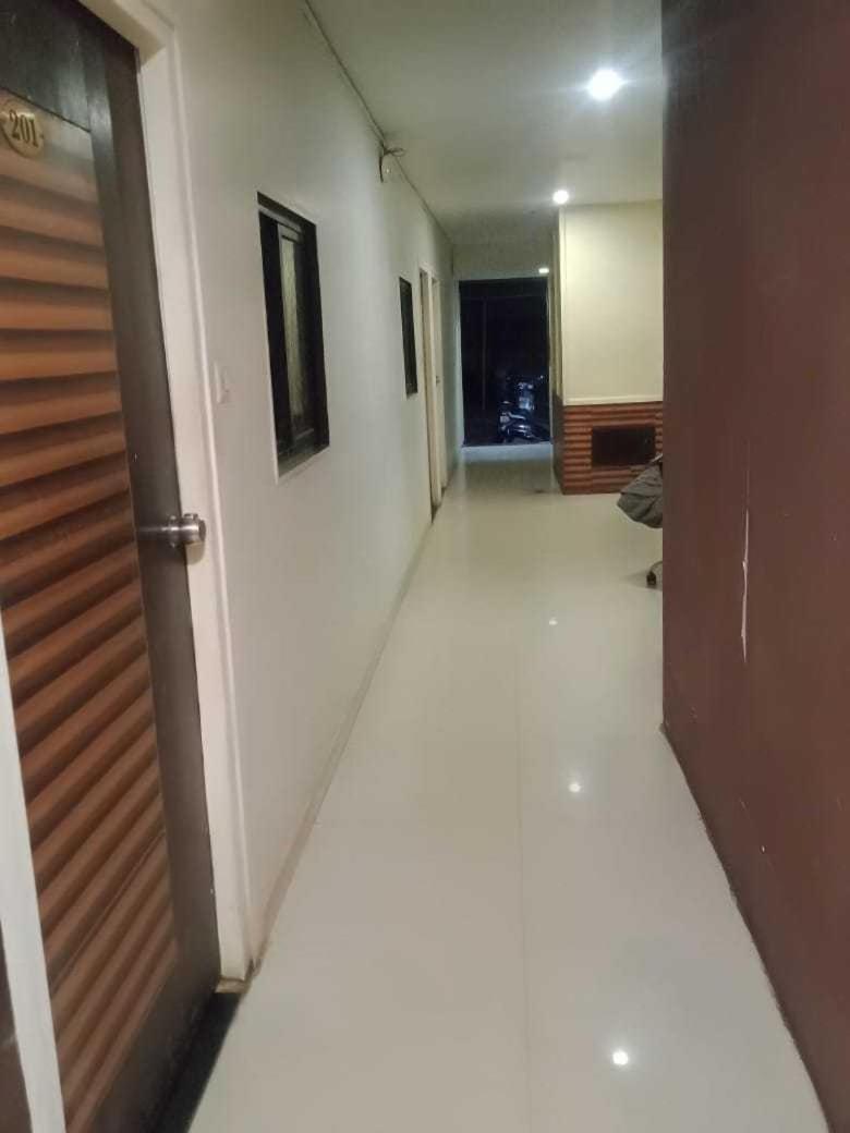 Spot On Hotel Shreeji Palace Ahmedabad Exterior photo