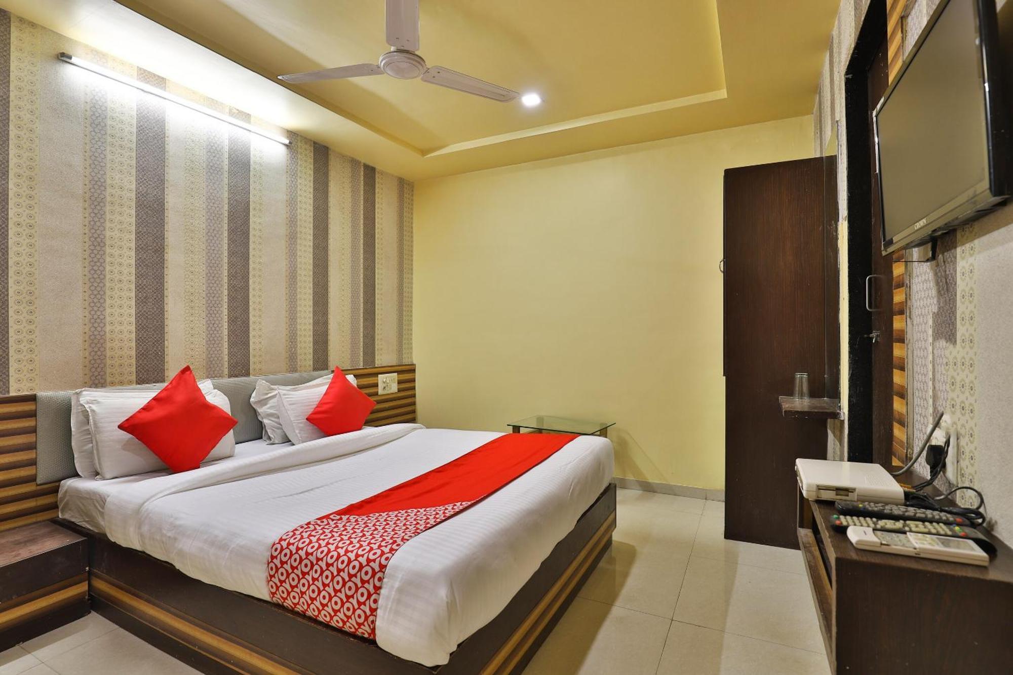 Spot On Hotel Shreeji Palace Ahmedabad Exterior photo