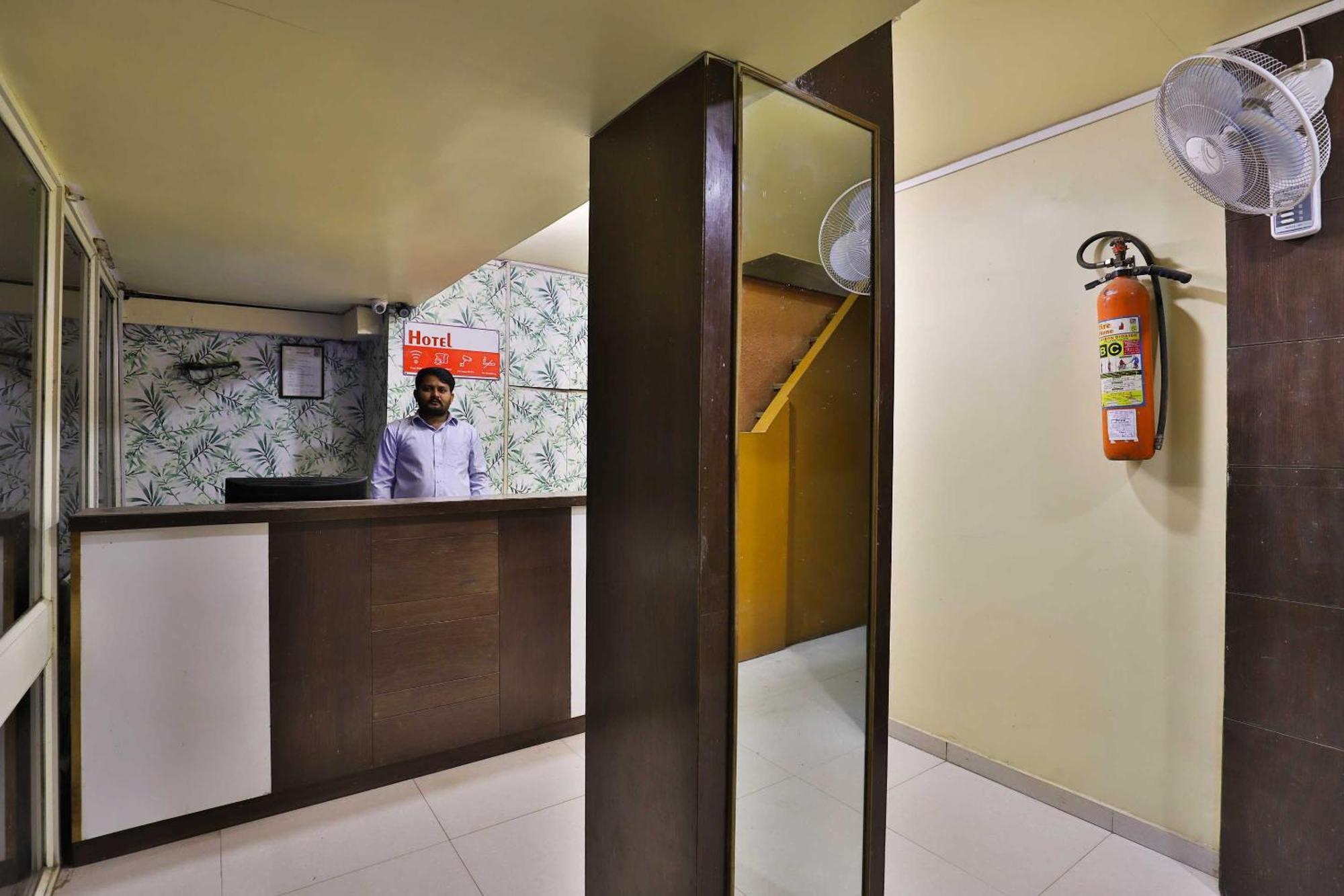 Spot On Hotel Shreeji Palace Ahmedabad Exterior photo