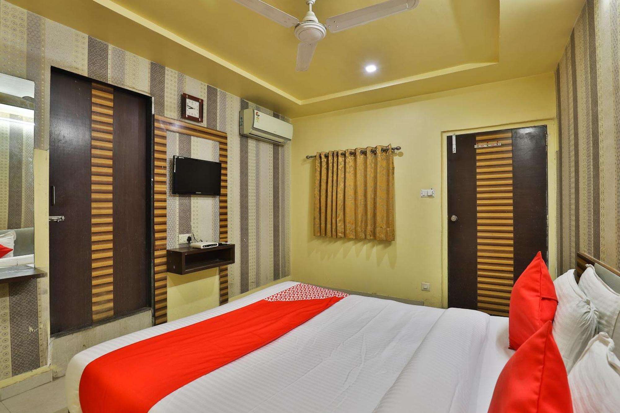 Spot On Hotel Shreeji Palace Ahmedabad Exterior photo