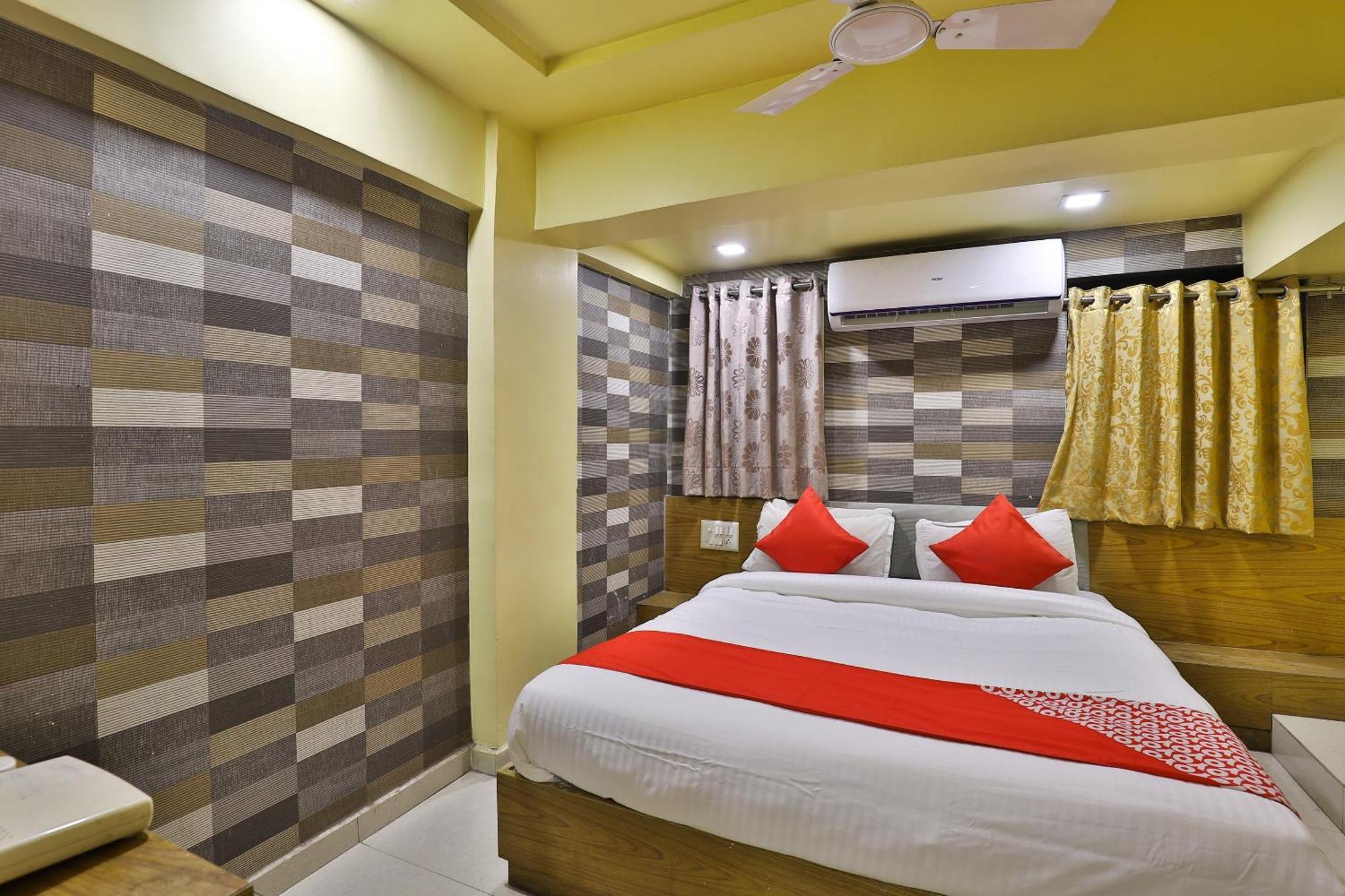 Spot On Hotel Shreeji Palace Ahmedabad Exterior photo
